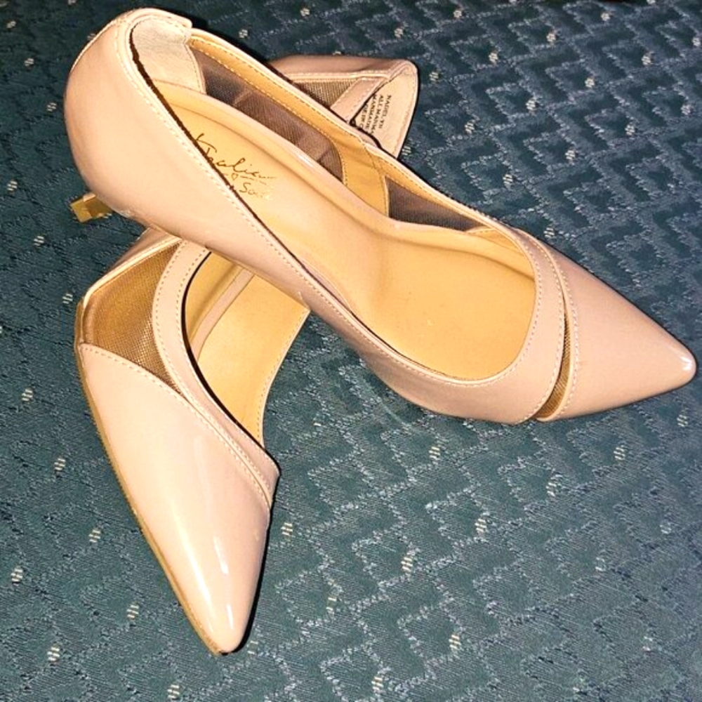Thalia Sodi Patent Leather Nude 3.5 Inch Heels with Mesh Side Accents Size 6M